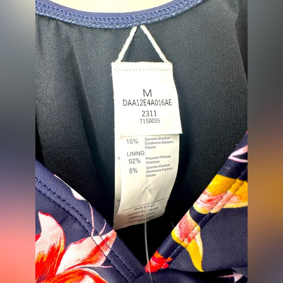 Cupshe NWT Women's M Tropical Floral V Neck Ruffle One Piece Bathing Suit - Picture 9 of 11